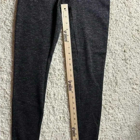 ASSETS RED HOT LABEL BY SPANX LEGGINGS SIZE M - Picture 3 of 5